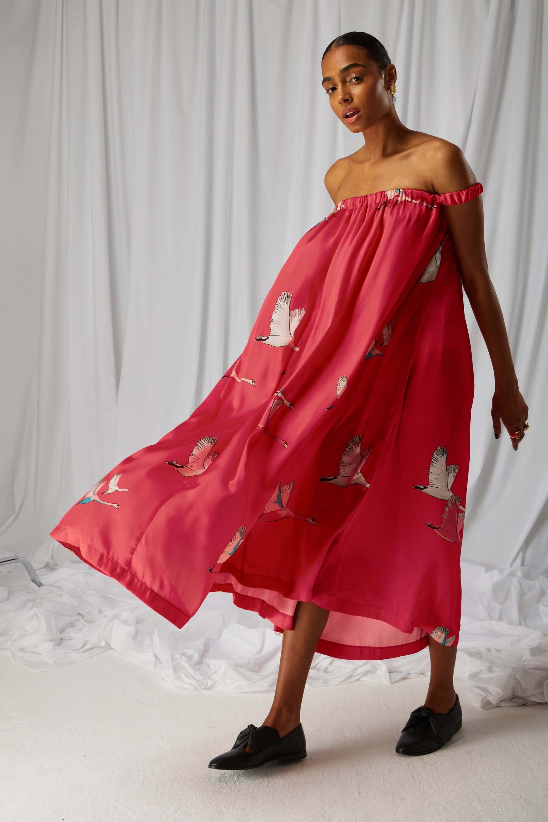 Penelope dress in pink Swan print