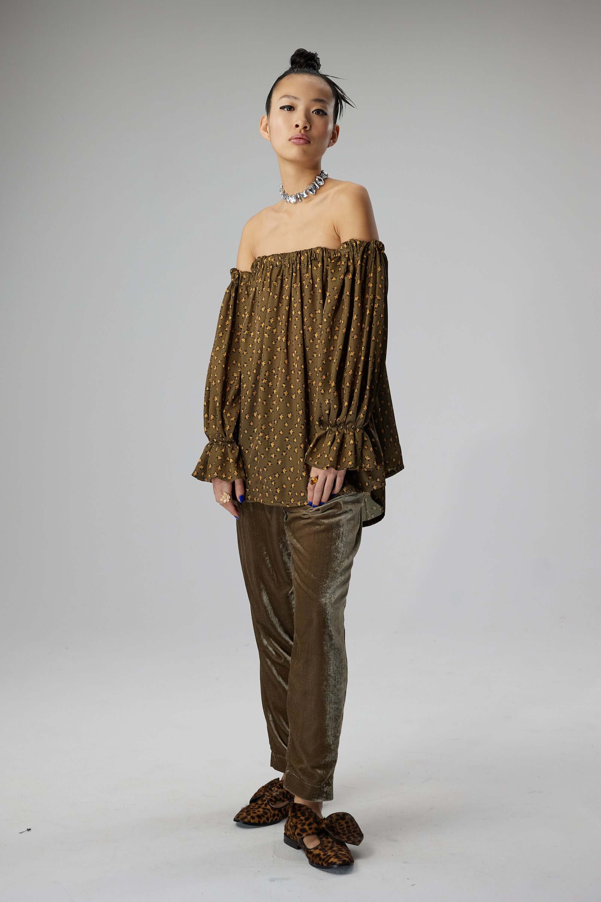 Penelope blouse in bark Messy Stars print