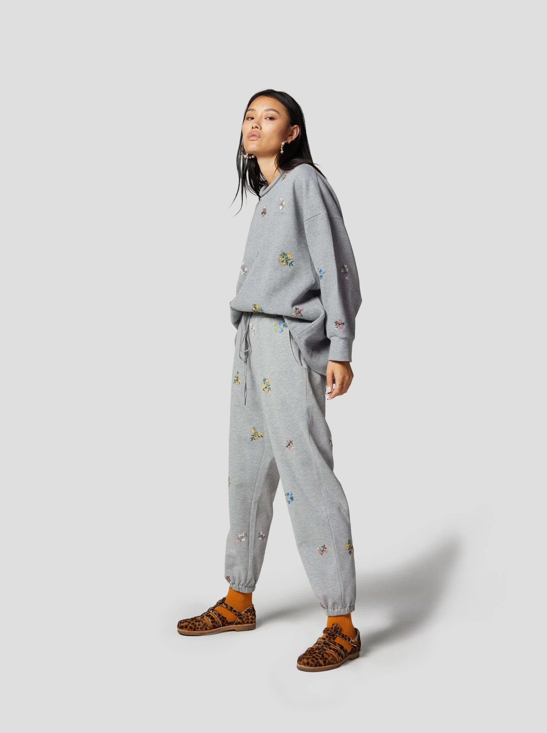 Kiara pants in grey beaded embroideried fleece