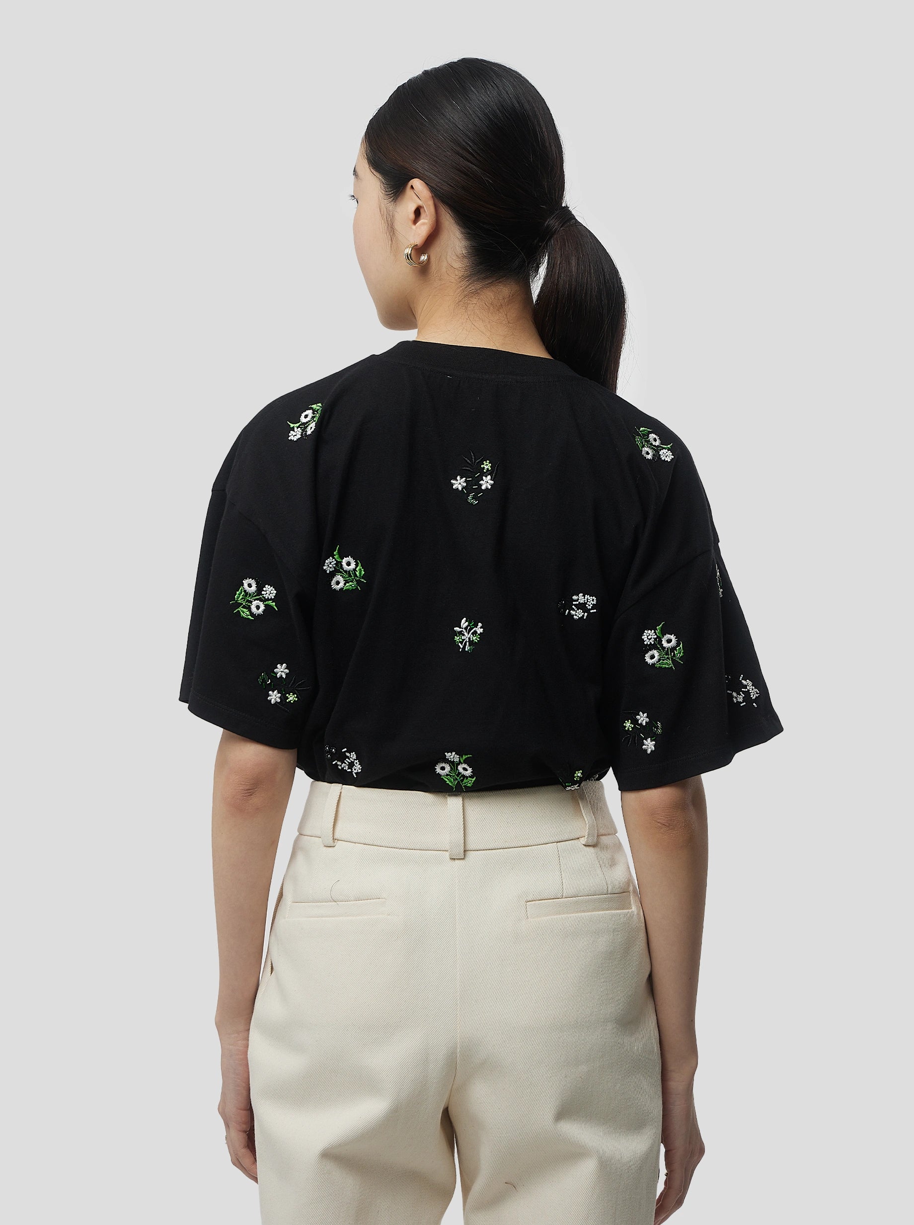 ATLAS EMBROIDERED T-SHIRT IN BLACK COTTON