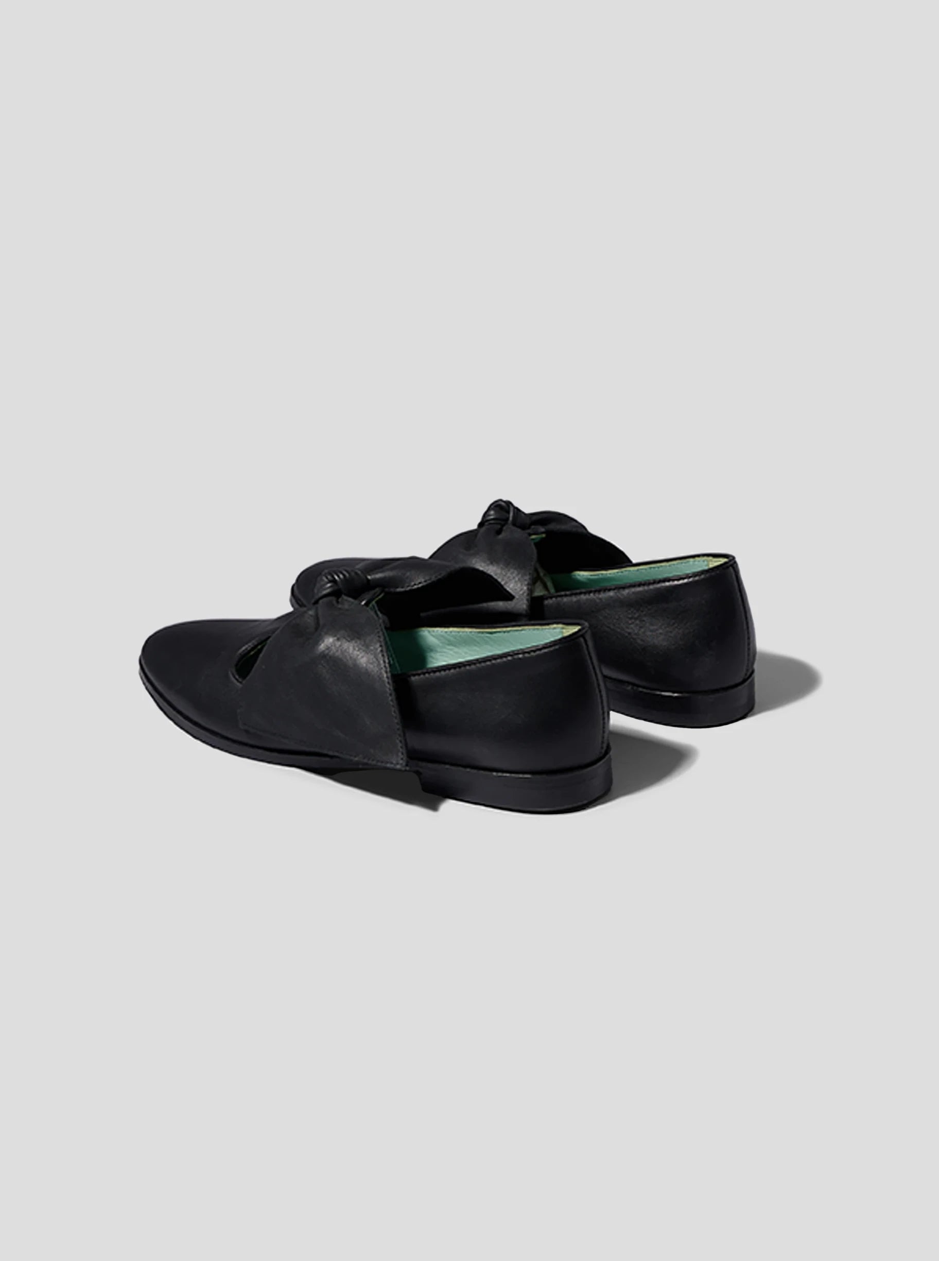 Ballerines BB en cuir noir