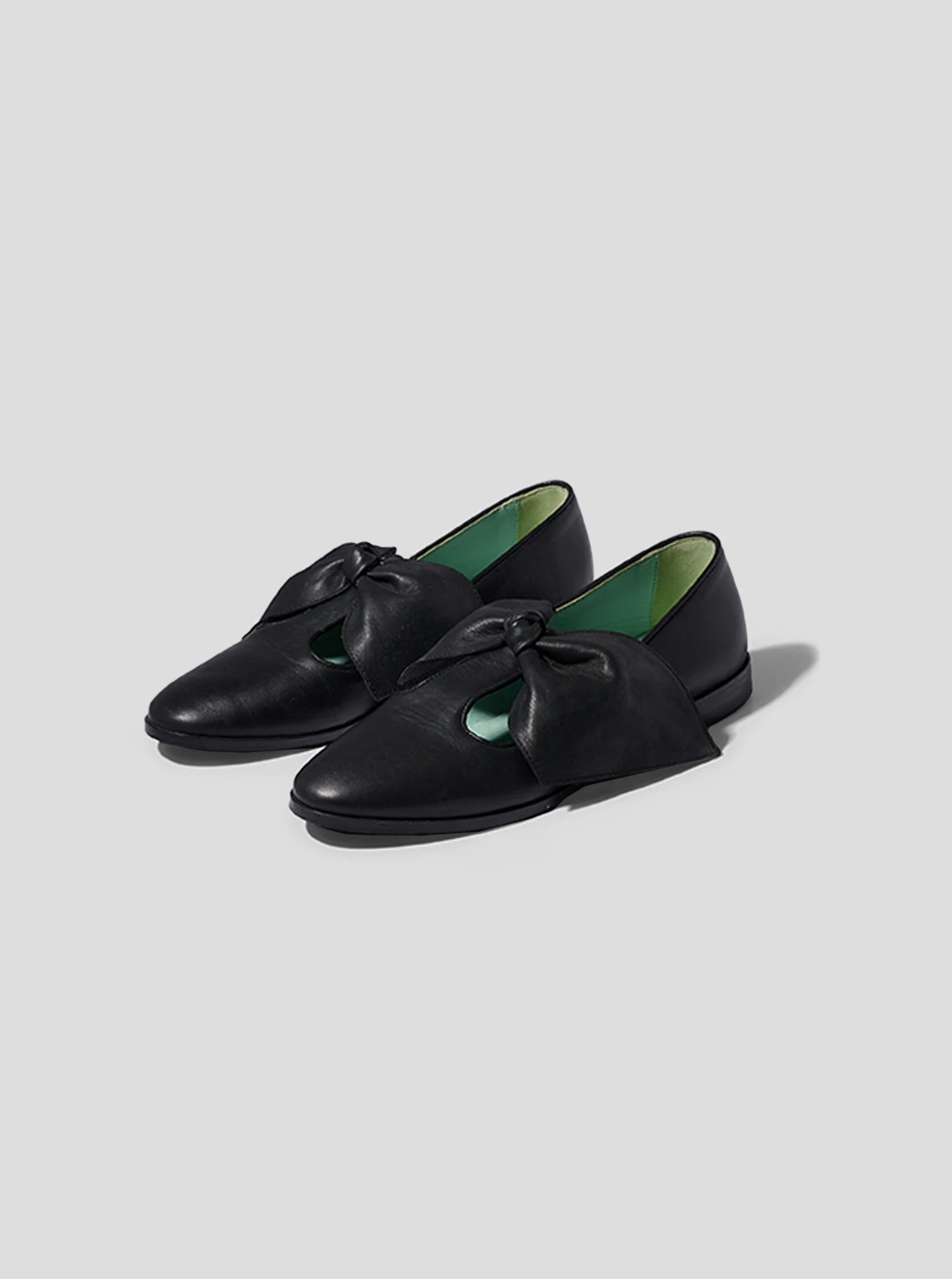 Ballerines BB en cuir noir