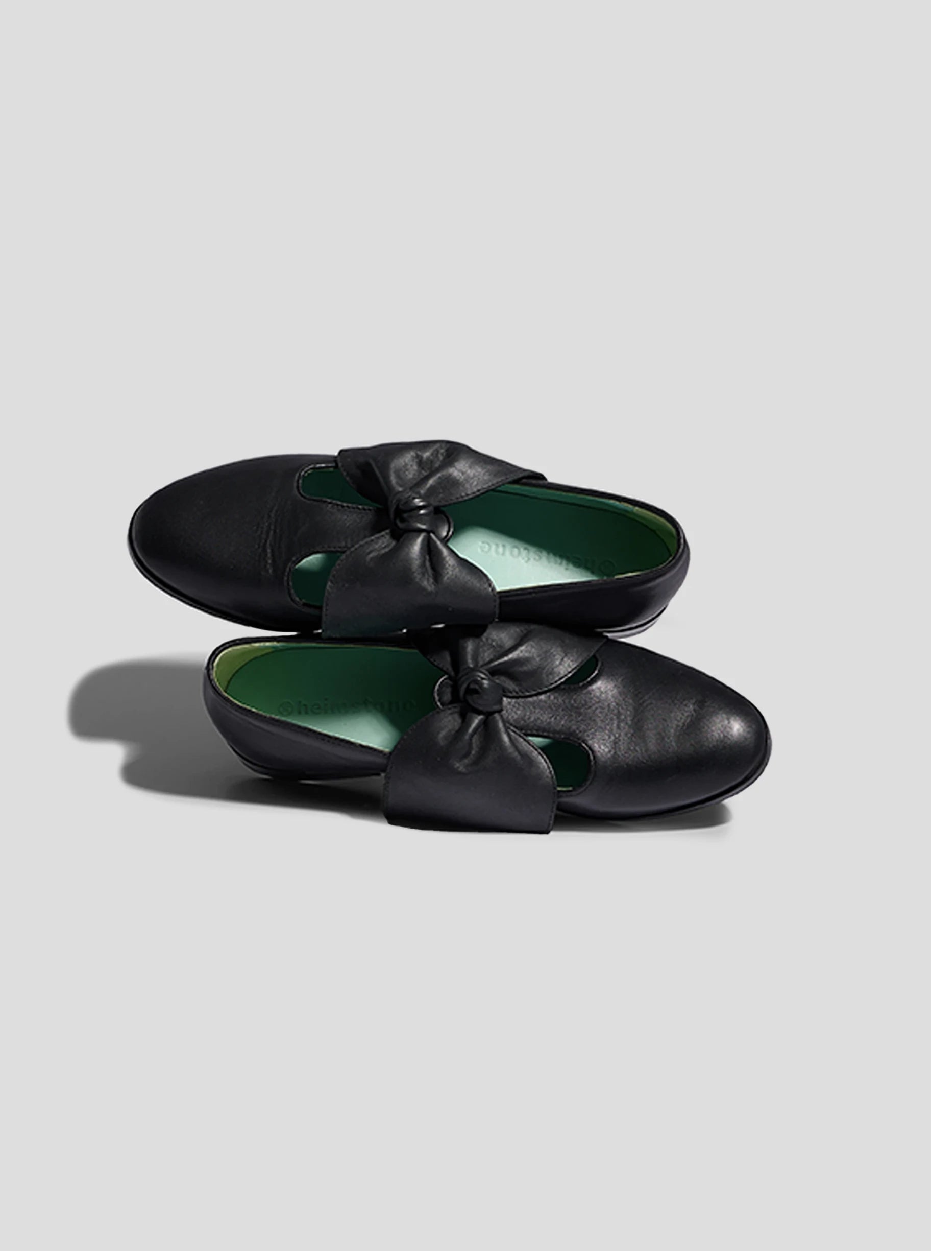 Ballerines BB en cuir noir