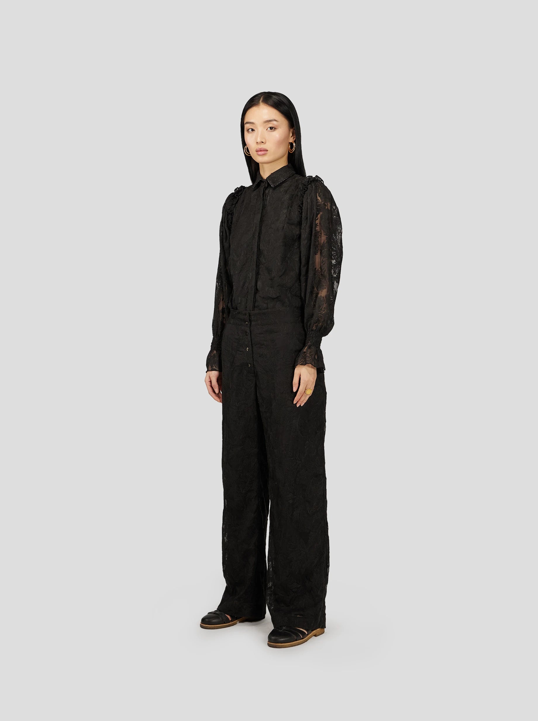 Imogene Shirt in Onyx Embroidered Veil