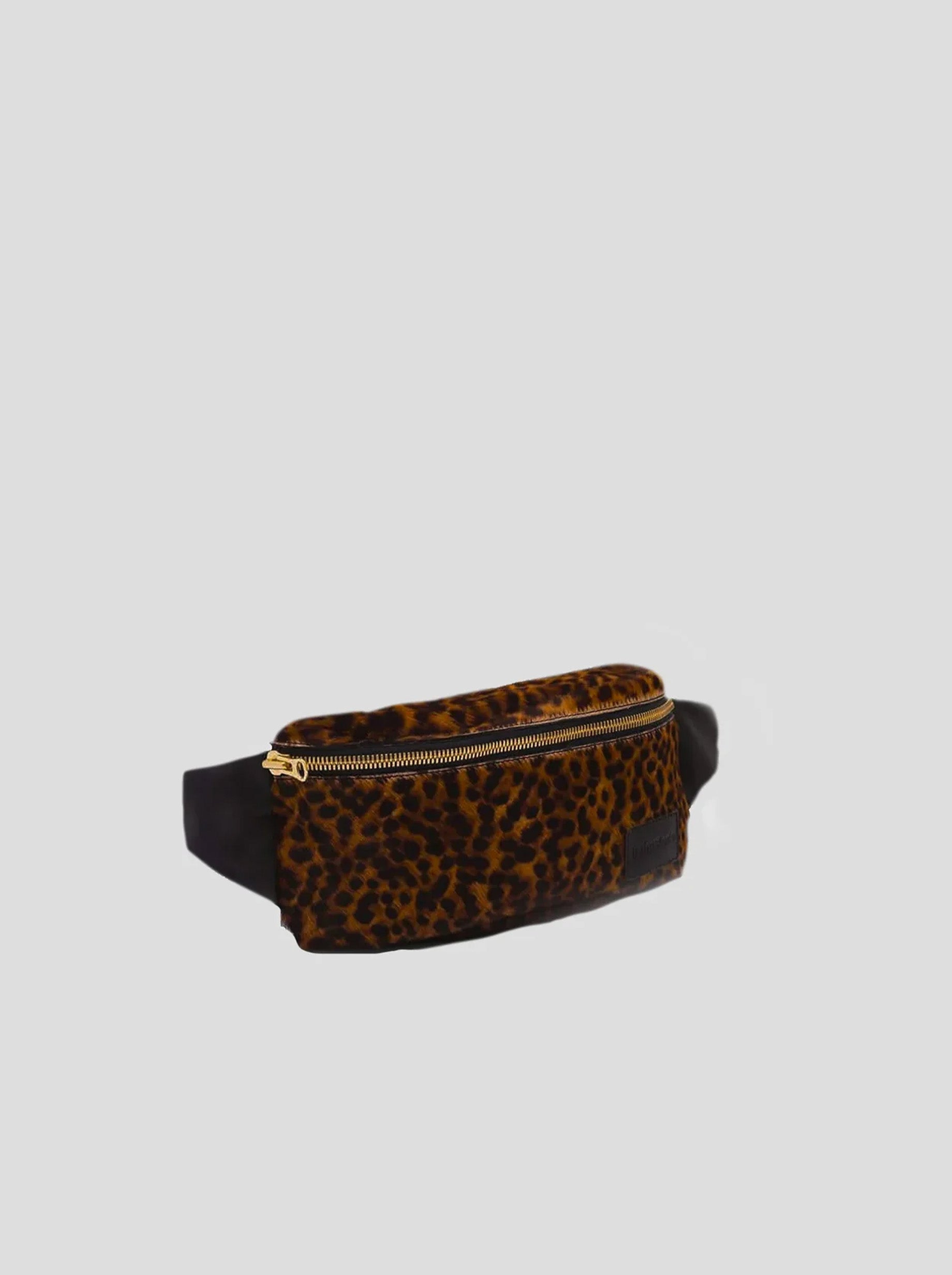 Fanny pack in leopard printed leather