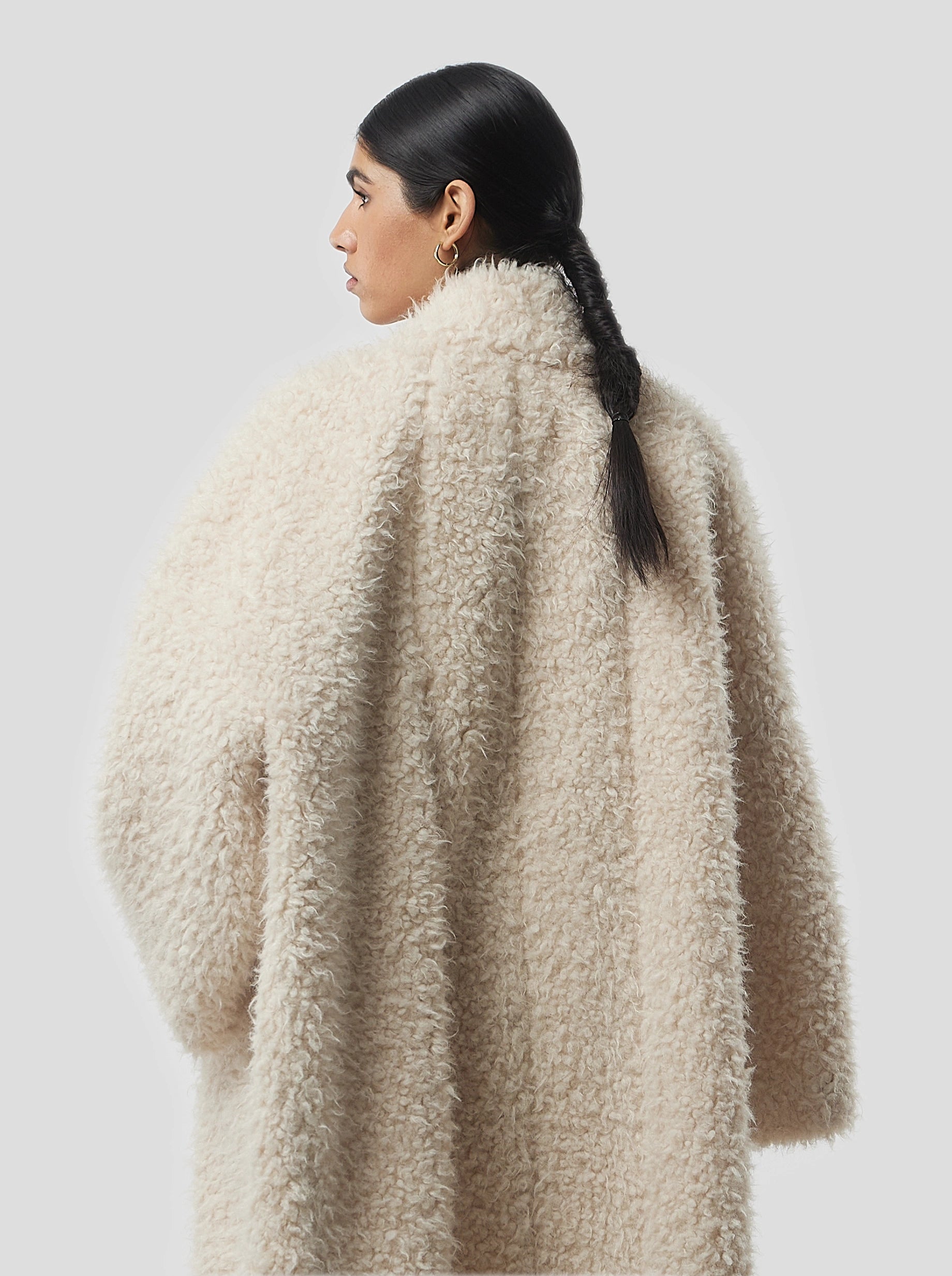 Eren Coat in Lama Curly Fleece