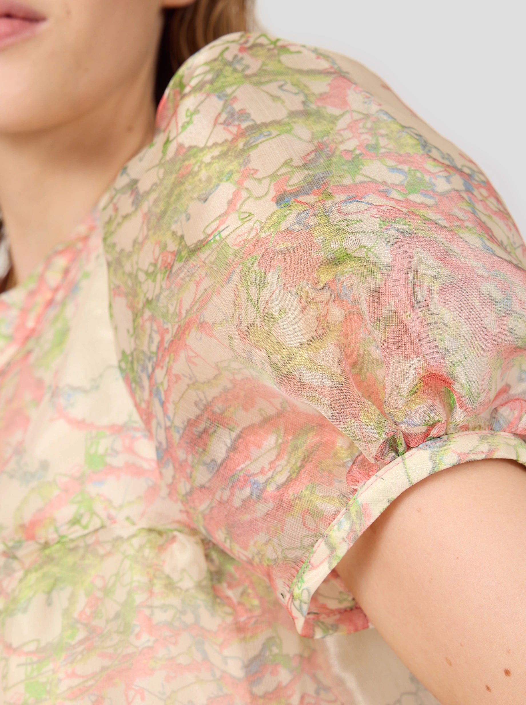 Gaya Blouse In Spray Print