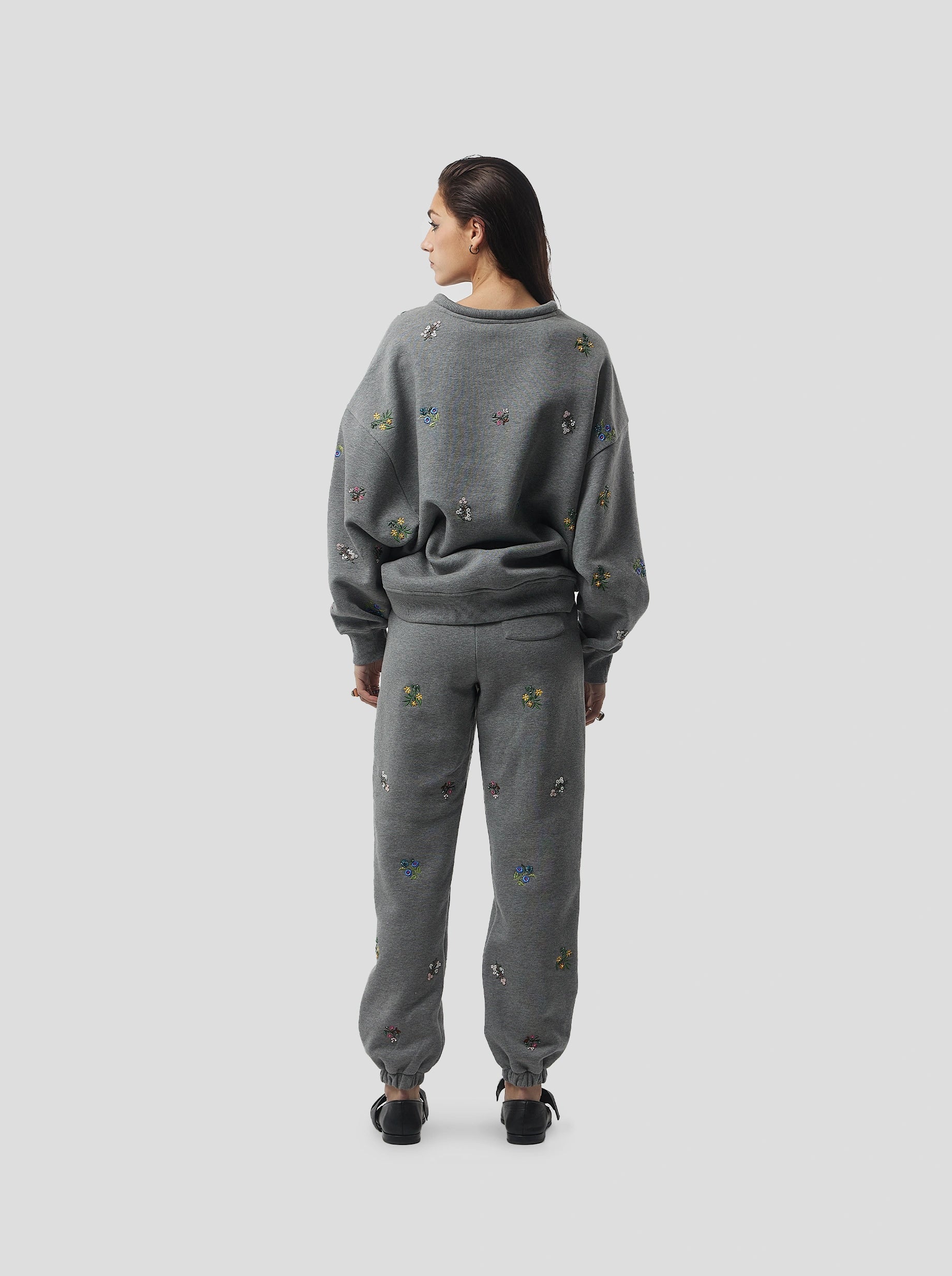 Kiara pants in grey beaded embroideried fleece