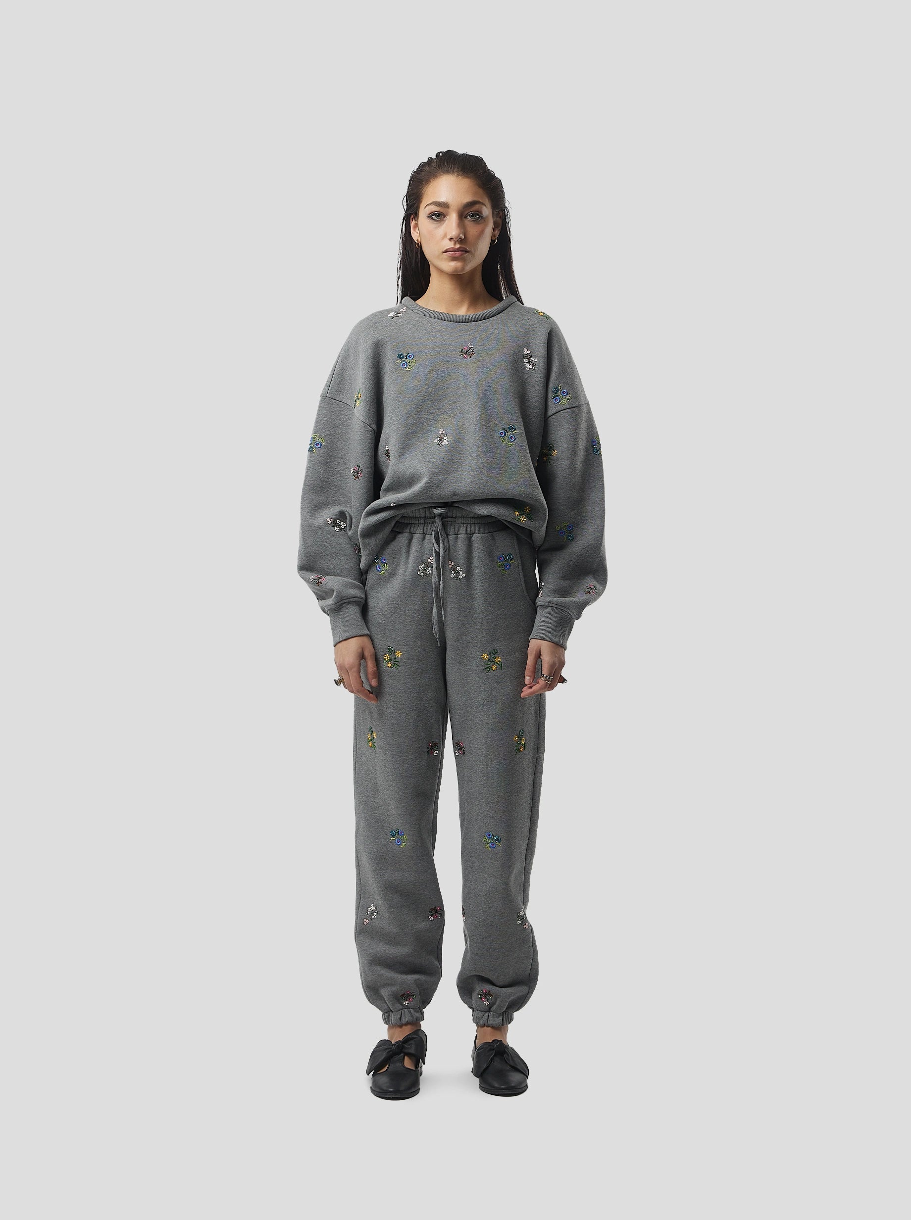 Kiara pants in grey beaded embroideried fleece