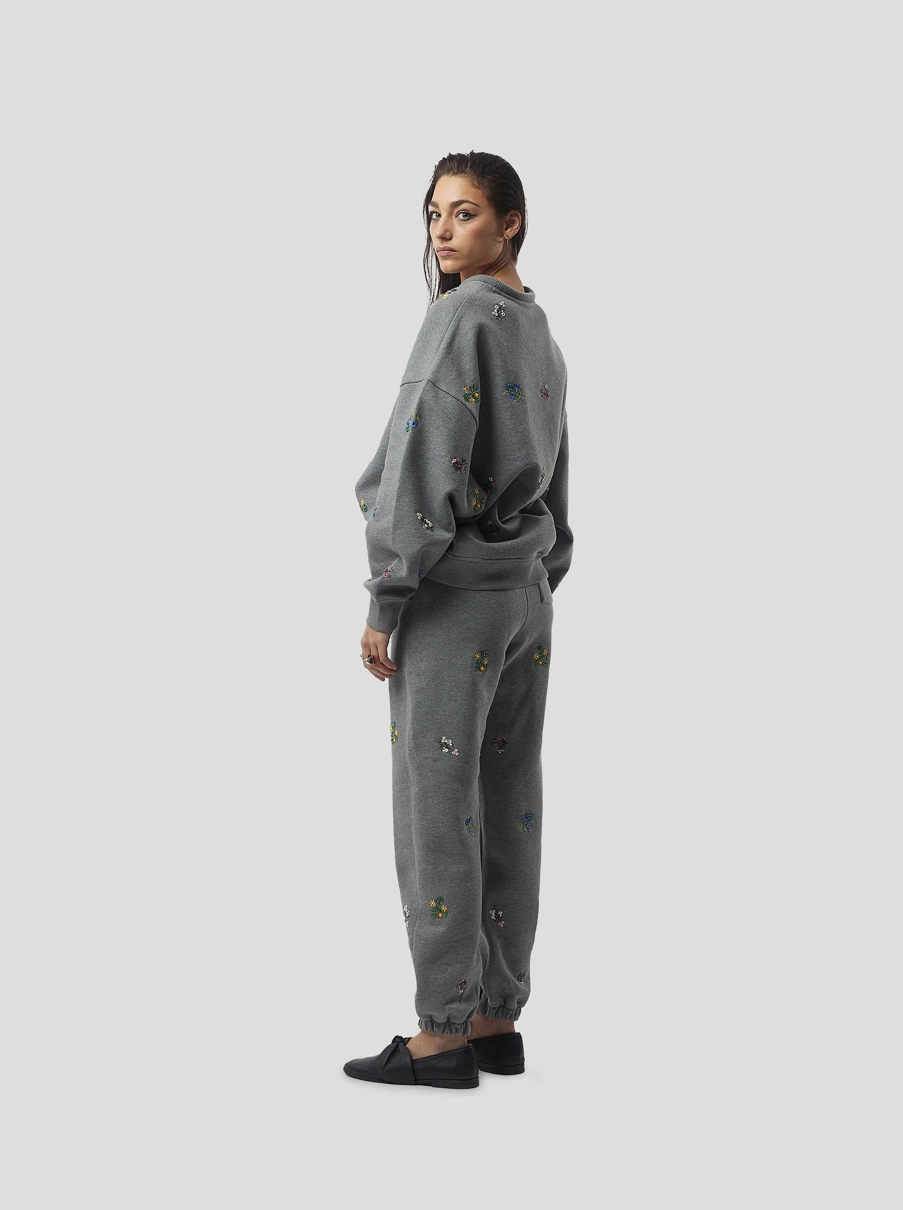 Kiara pants in grey beaded embroideried fleece