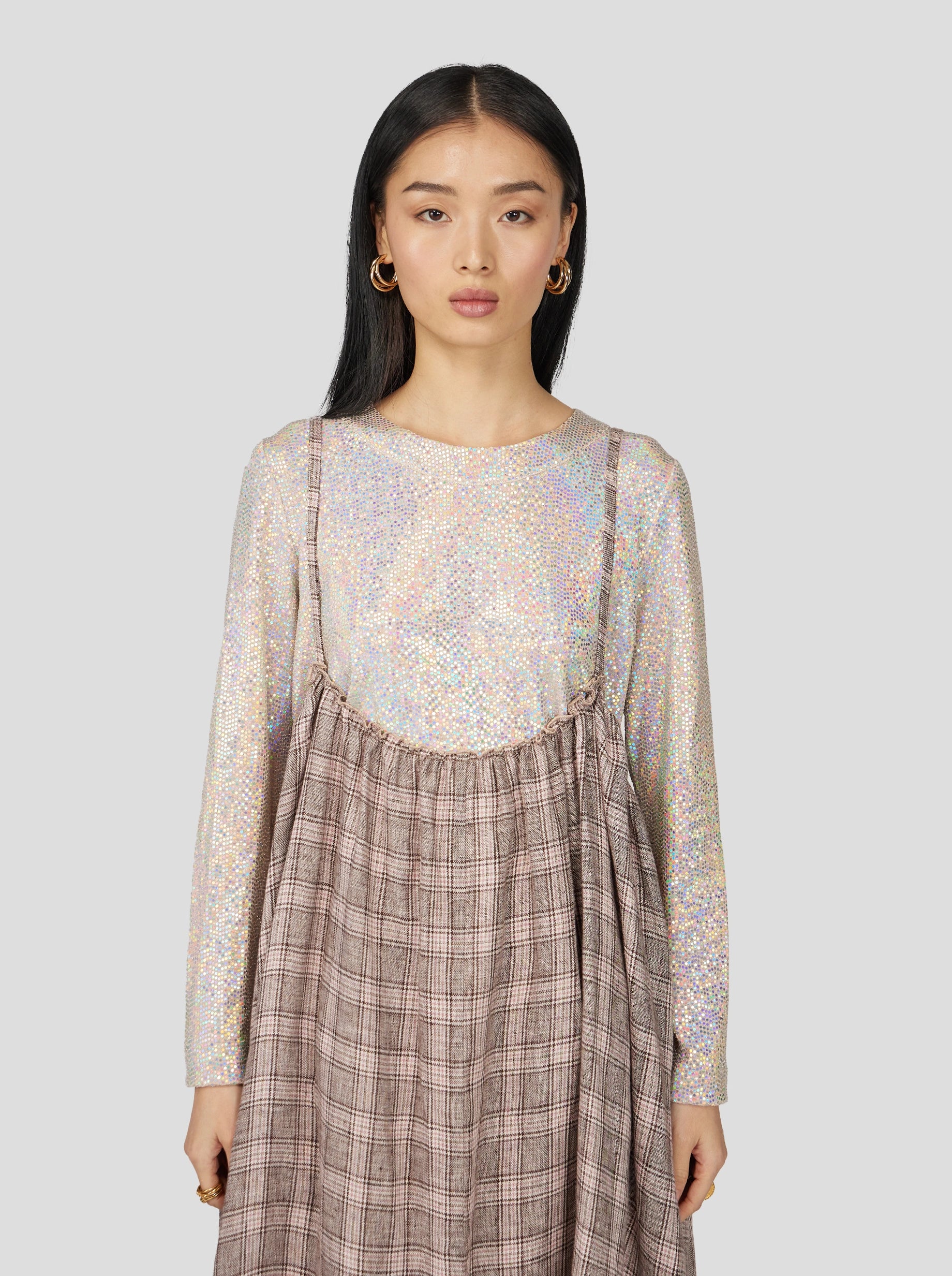 Cloud Top in Iridescent Faceted Jersey.