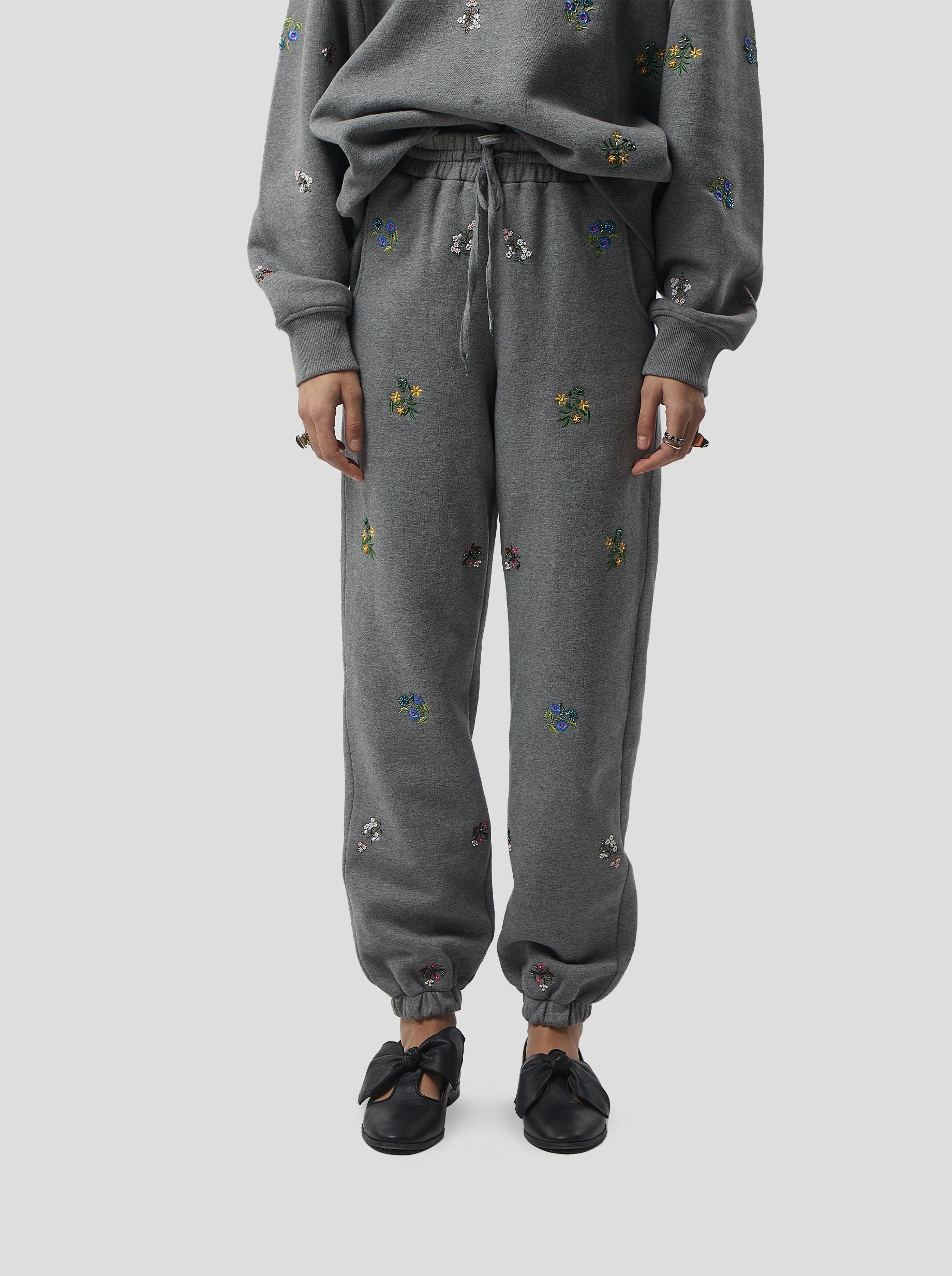 Kiara pants in grey beaded embroideried fleece