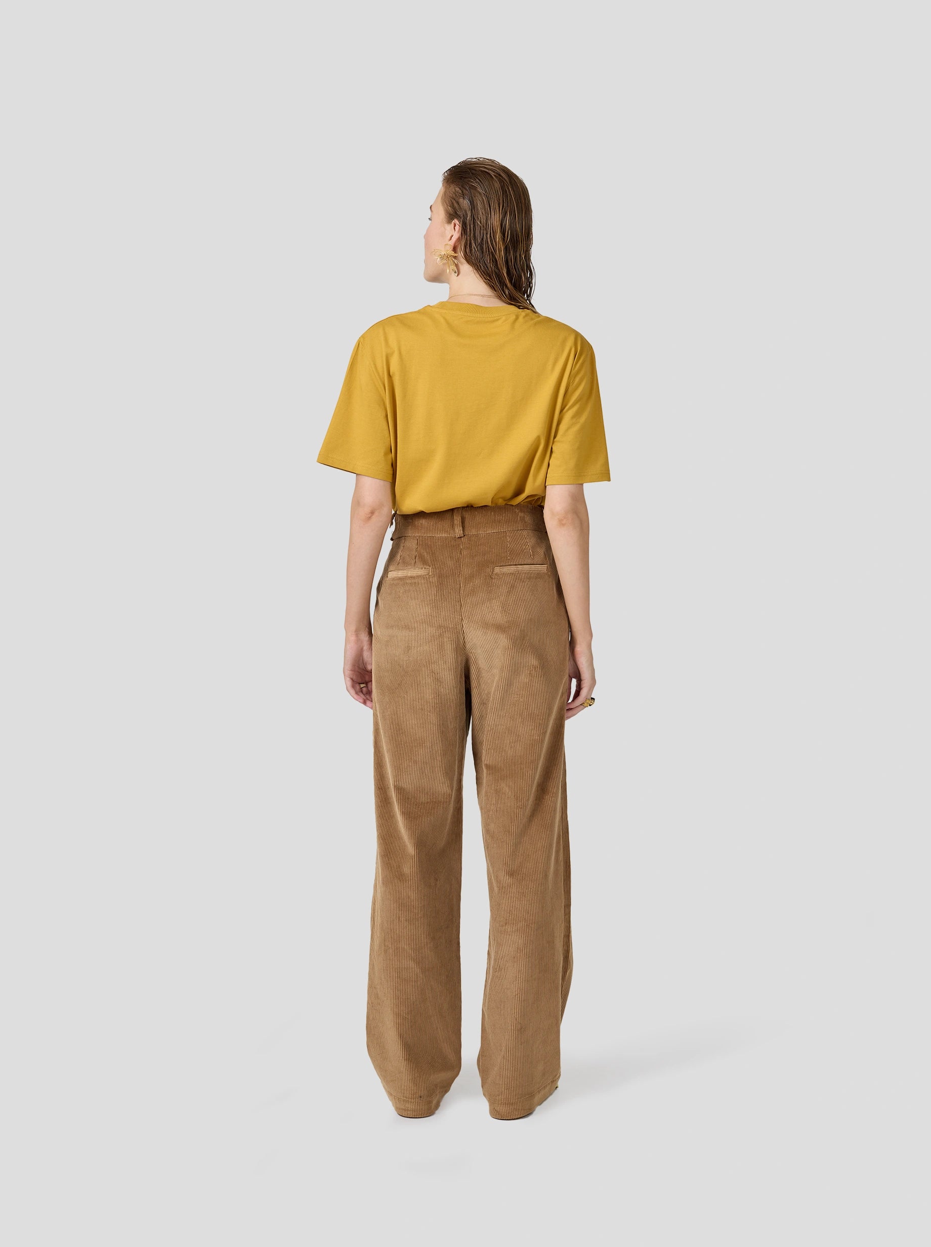 Pantalon Moor en velours côtelé caramel