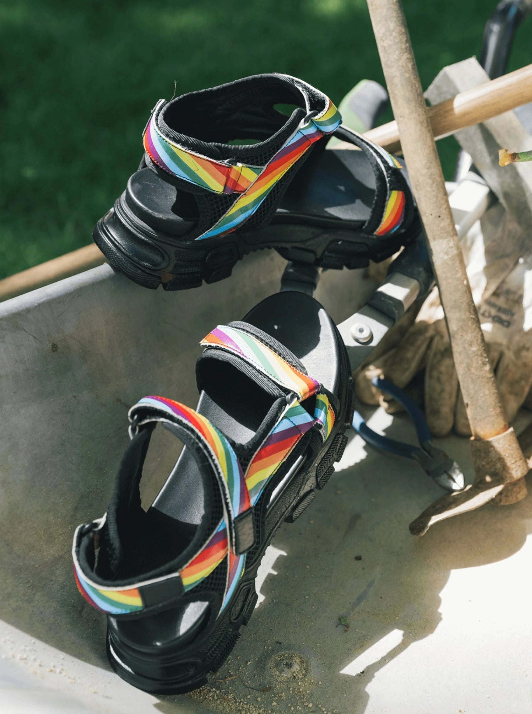 Travis Sandals in Rainbow