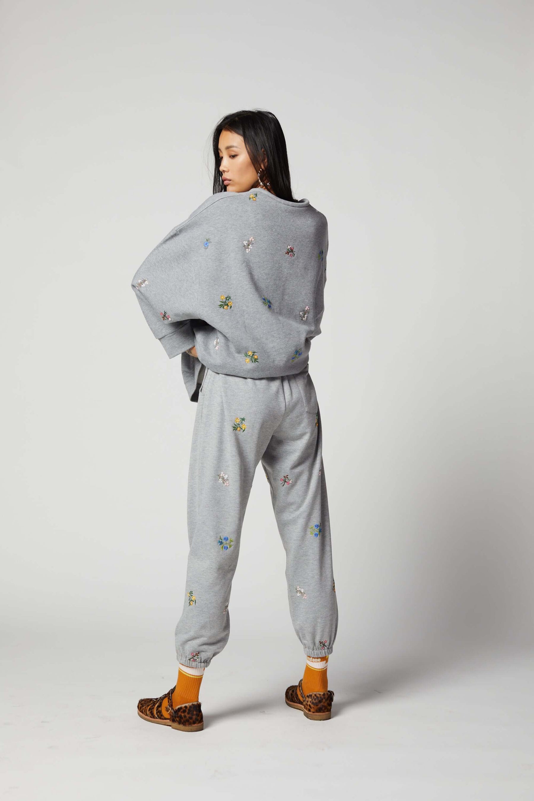 Kiara pants in grey beaded embroideried fleece