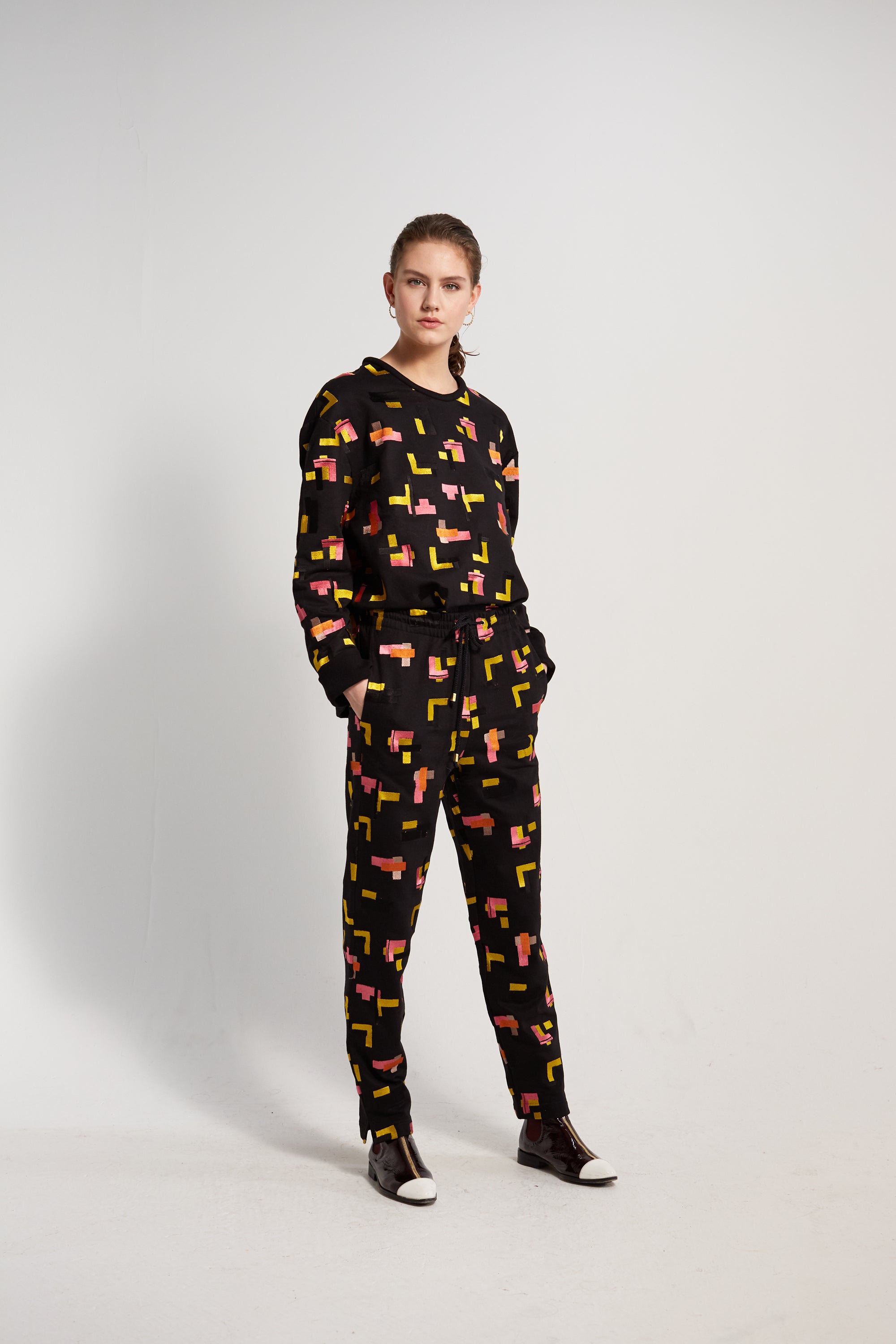 Pantalon Melchior en molleton brodé Tetris 