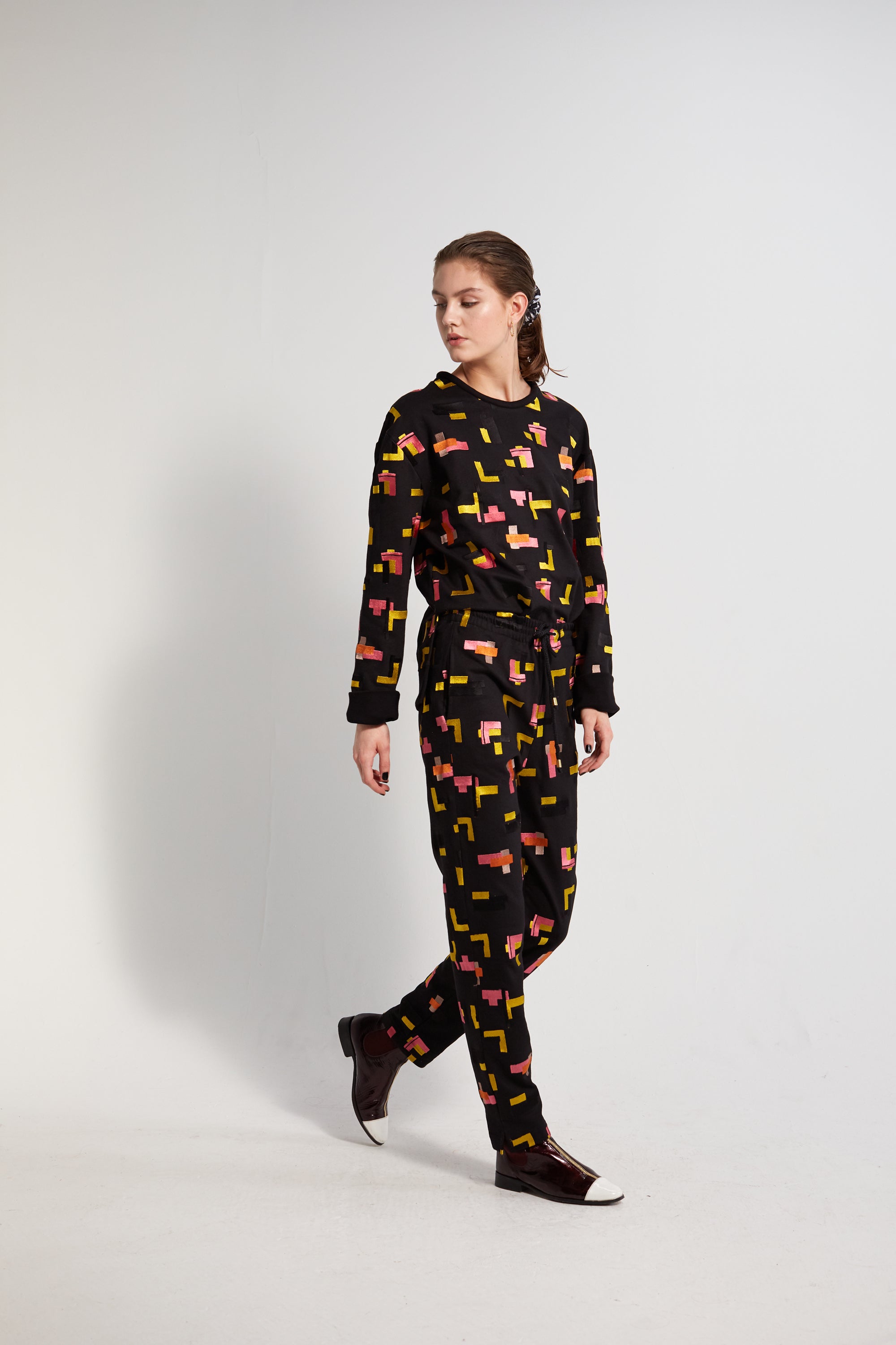 Pantalon Melchior en molleton brodé Tetris 