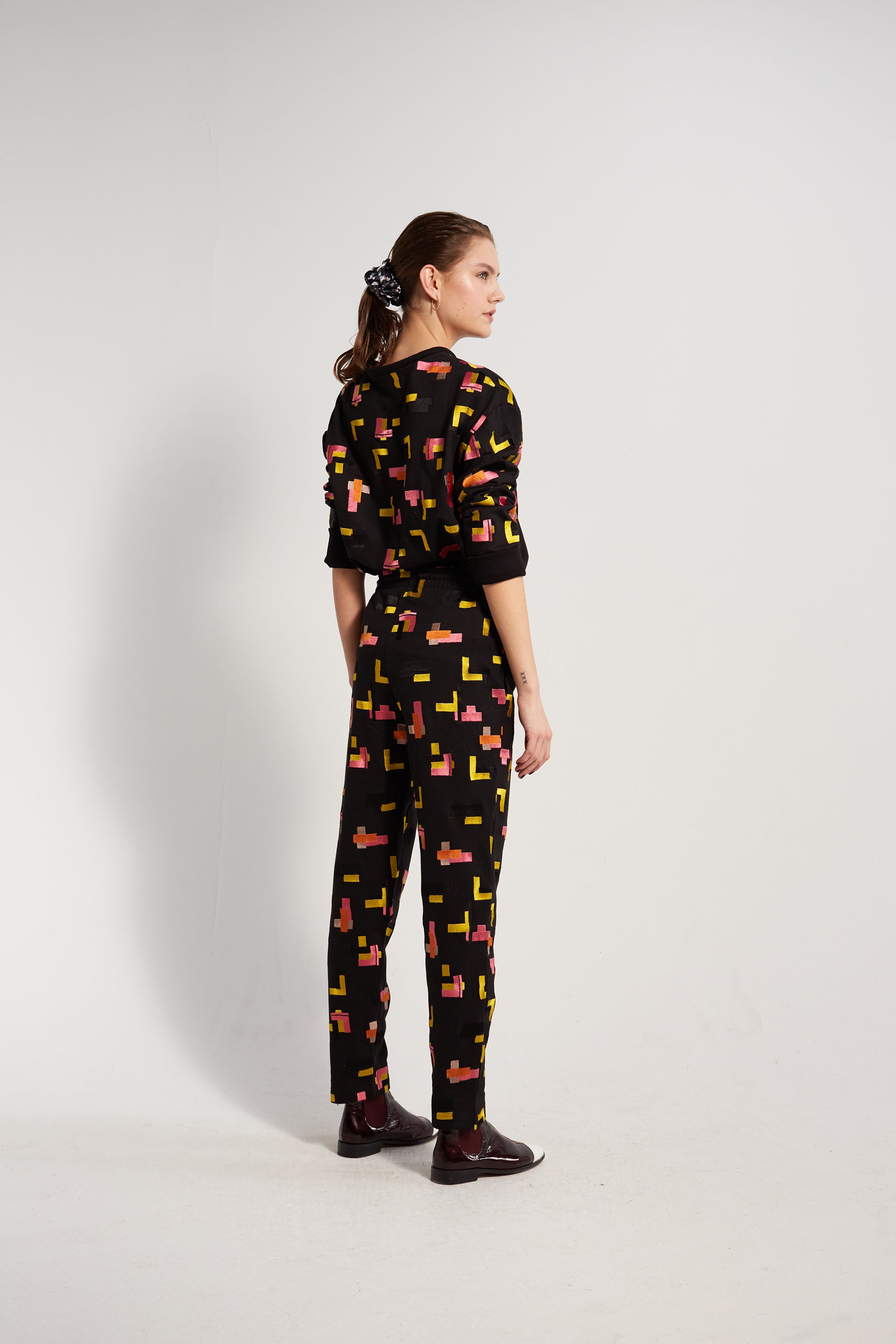 Pantalon Melchior en molleton brodé Tetris 