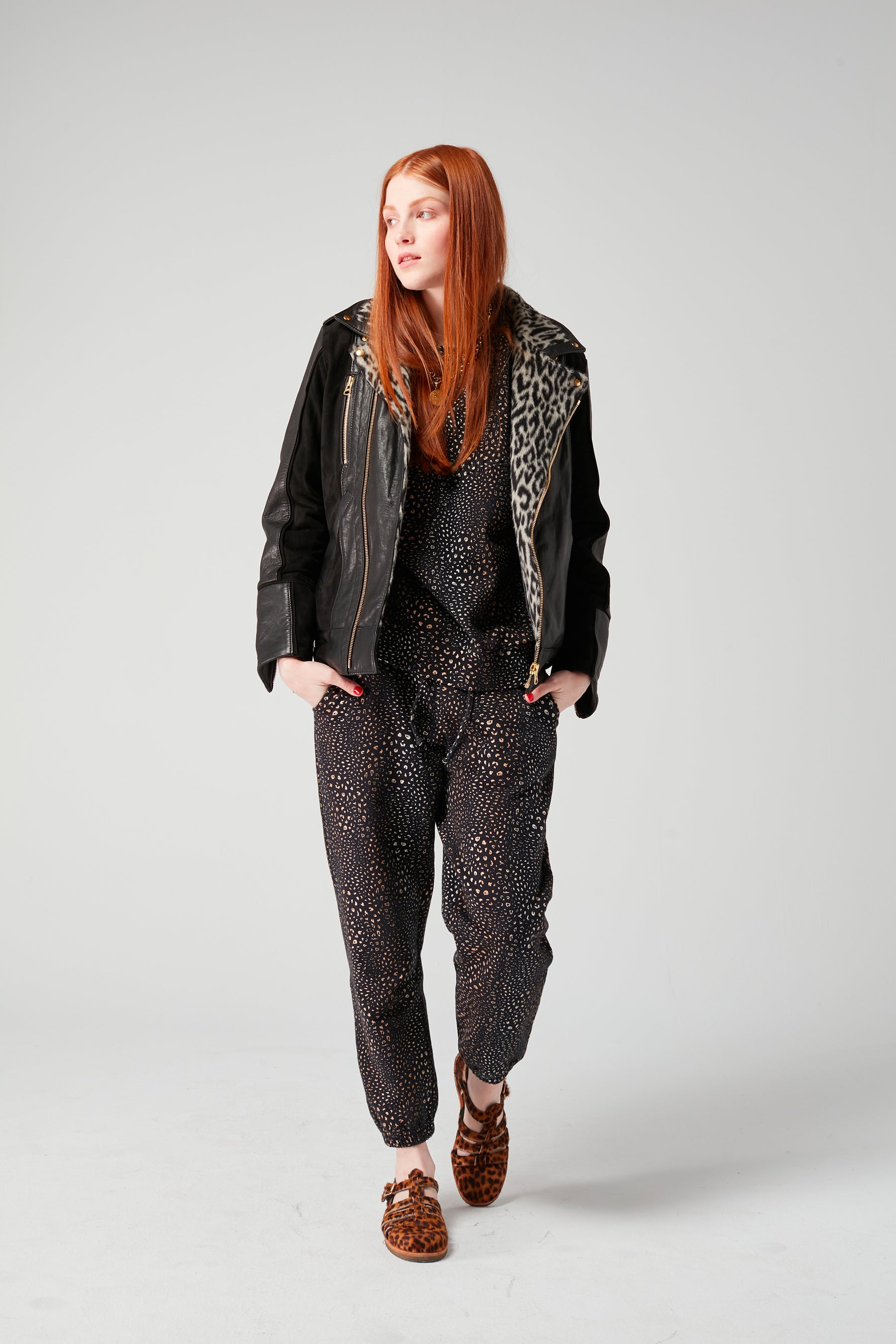Kiara pants in black Leopard printed fleece