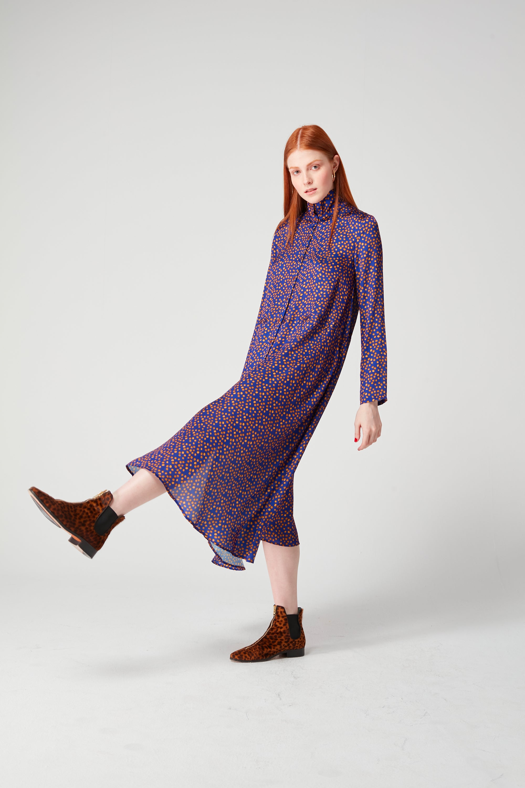 Java dress in navy blue Messy Dots