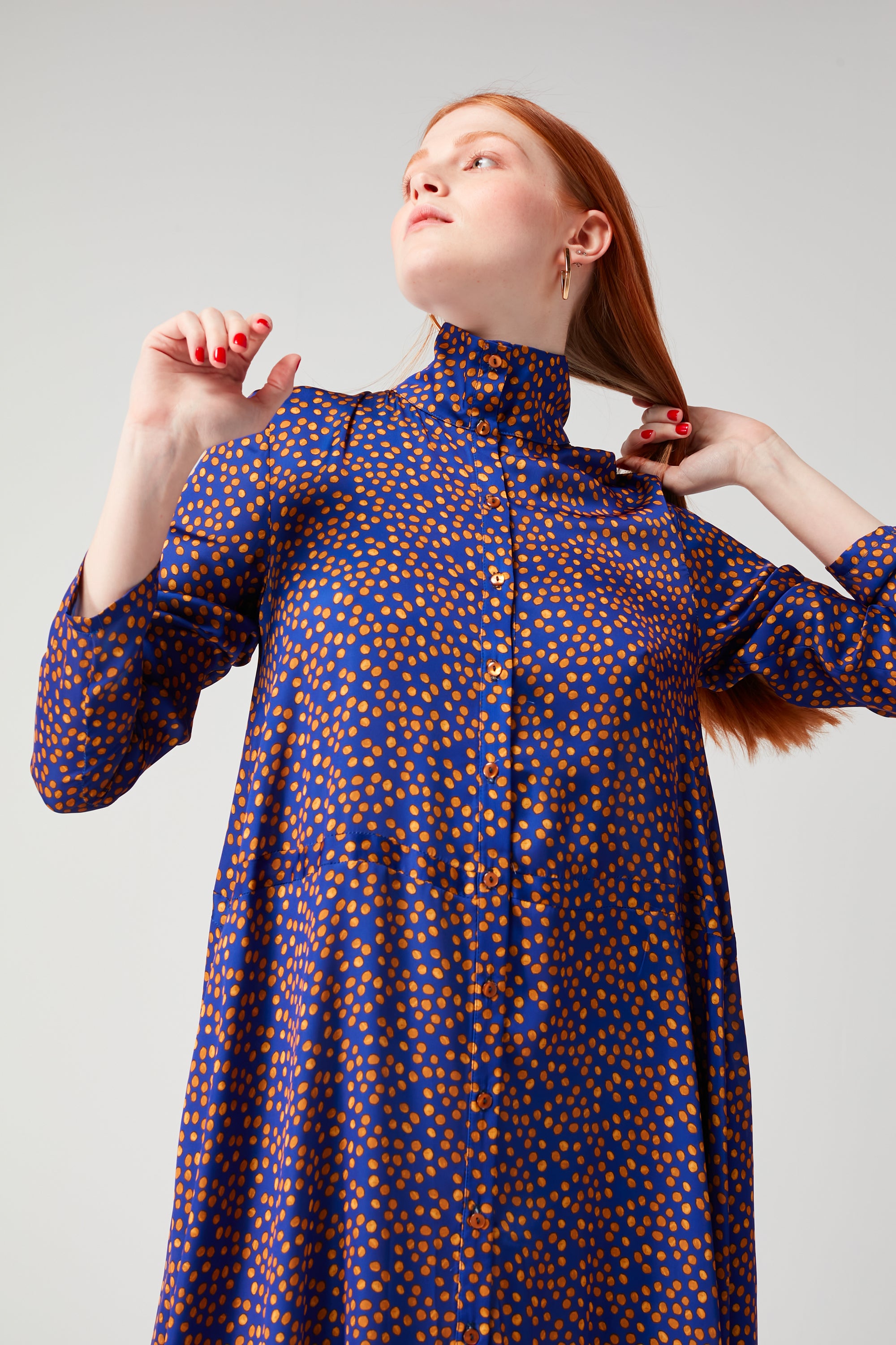 Java dress in navy blue Messy Dots