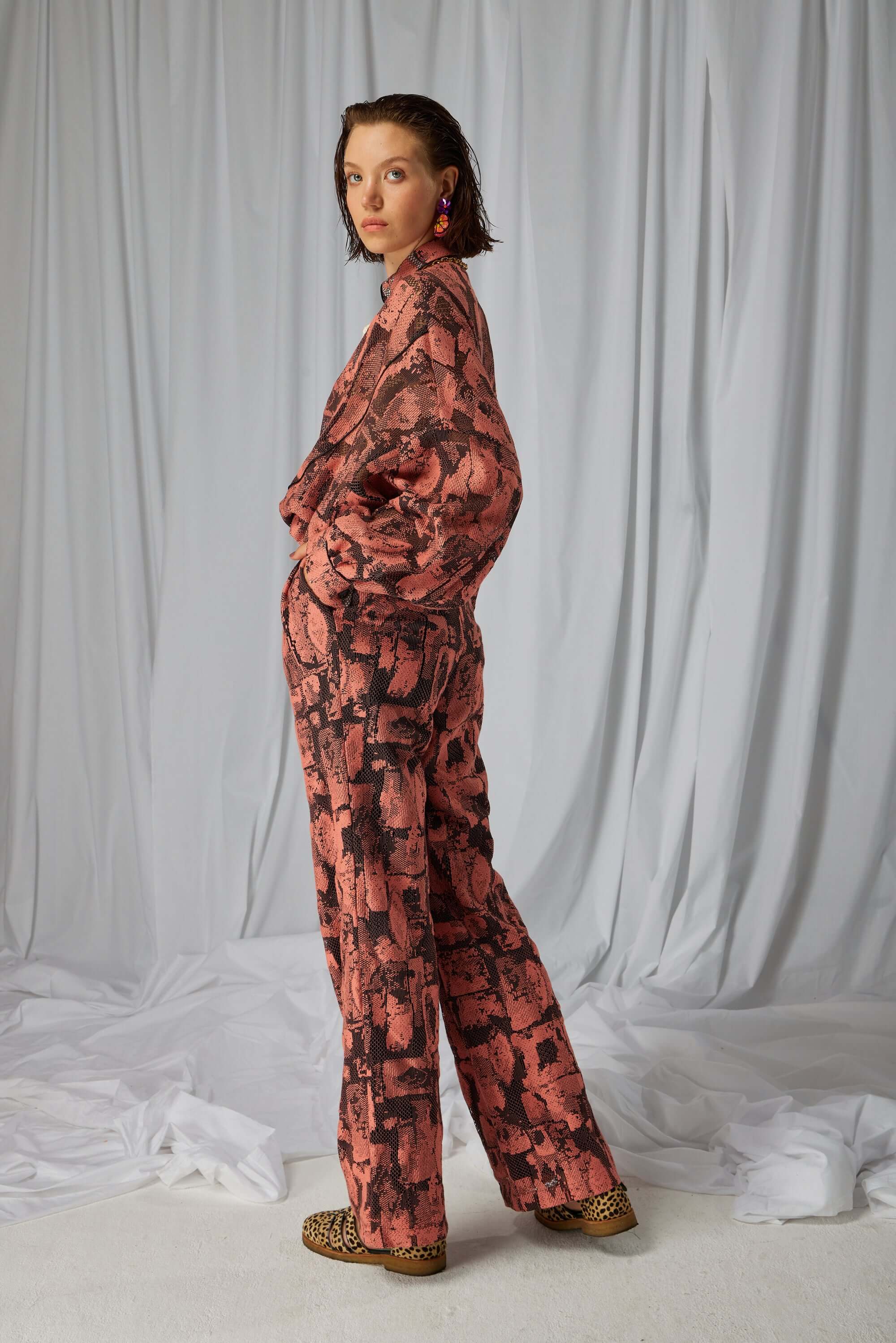 Moor pants in Brutalistic lace